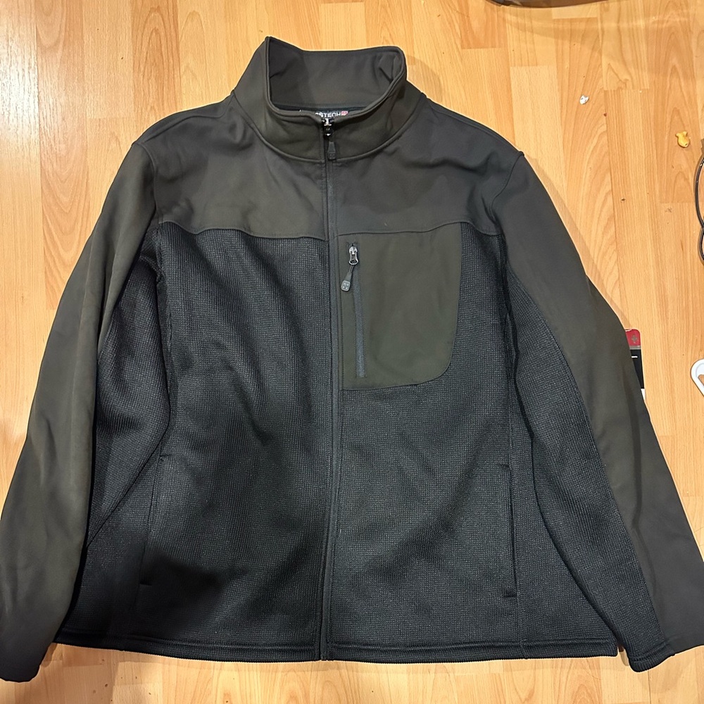 Swiss Tech Men's Black Full-Zip Performance Jacket